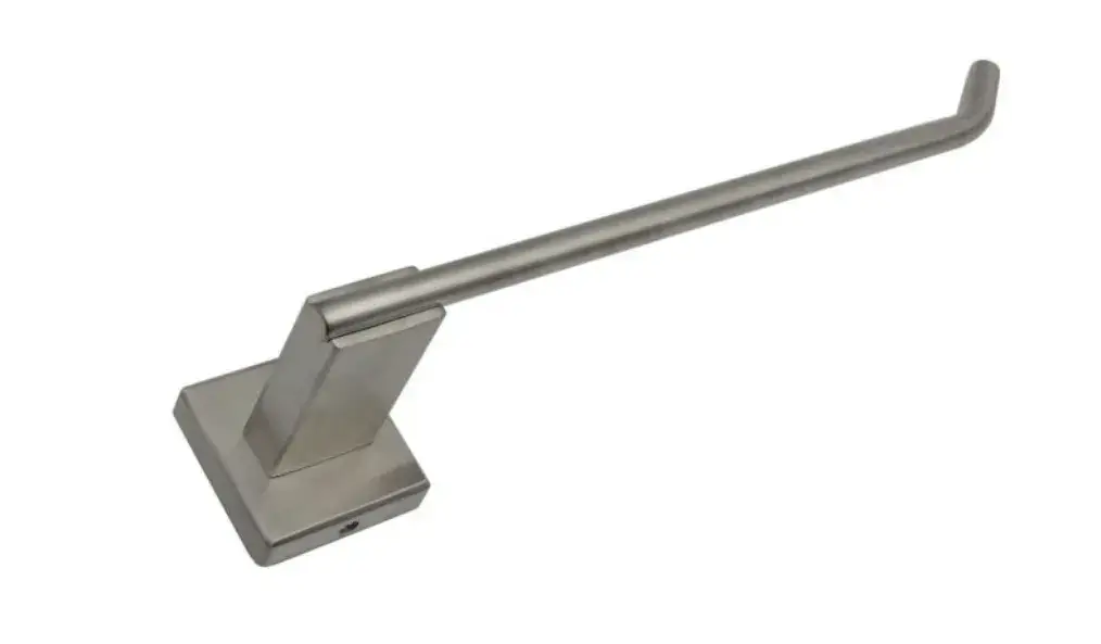 Una elegante y moderna manilla de acero inoxidable con una base cuadrada y una palanca larga y recta que se extiende desde ella.