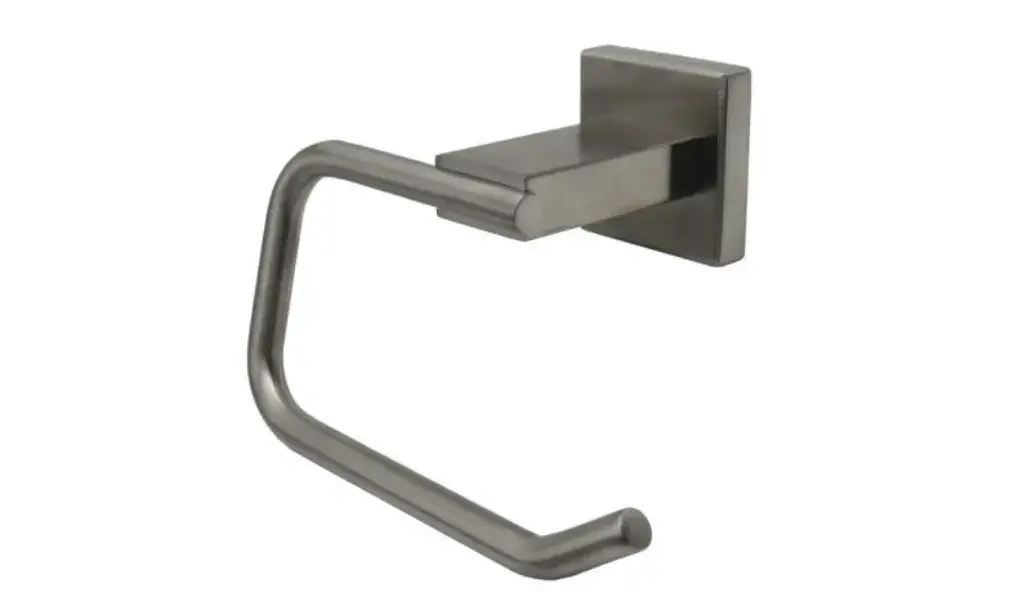 Toallero de níquel cepillado con un moderno soporte de pared cuadrado y un elegante diseño de brazo curvado.